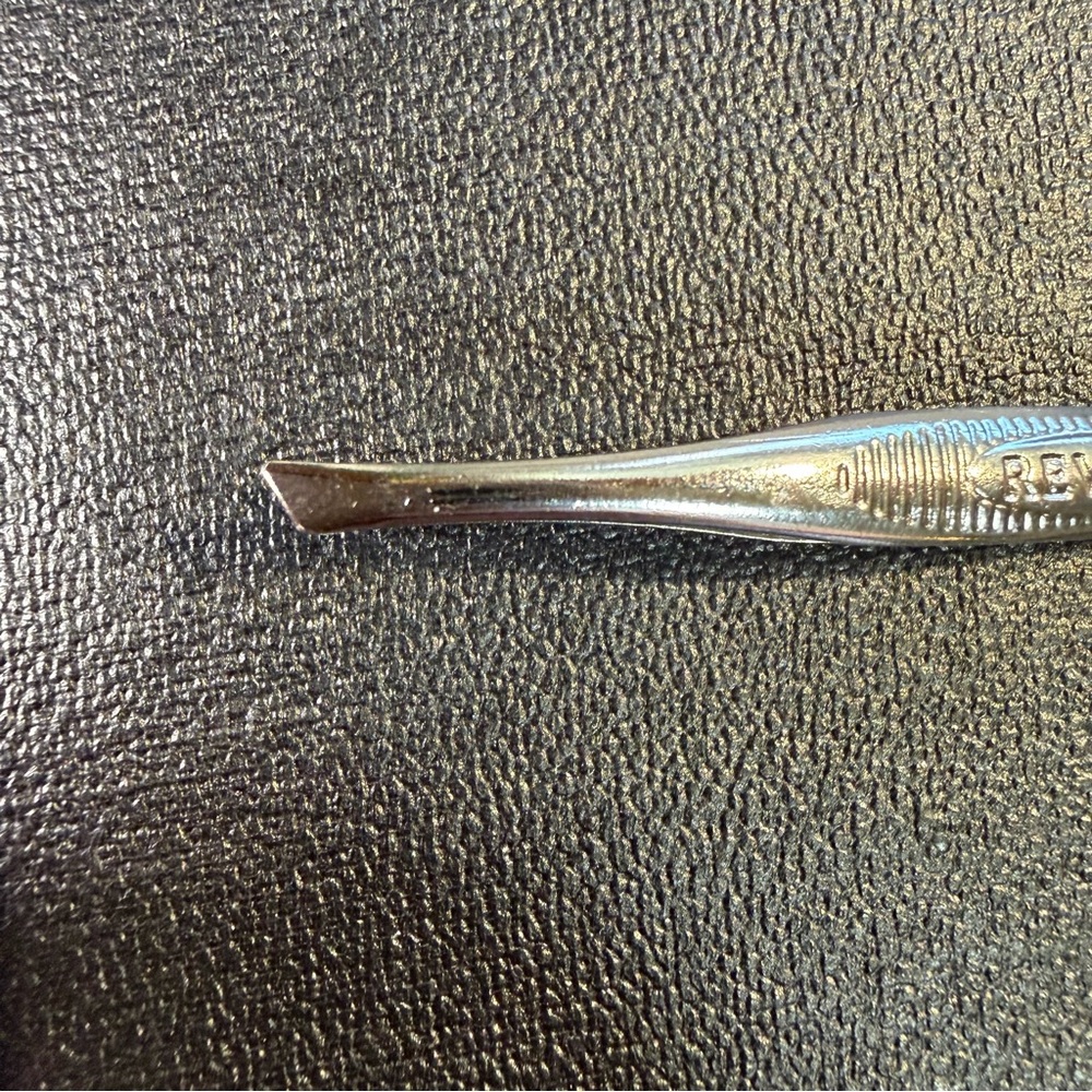 Vintage Revlon Slant Tip Stainless Tweezers 3" - Picture 2 of 5